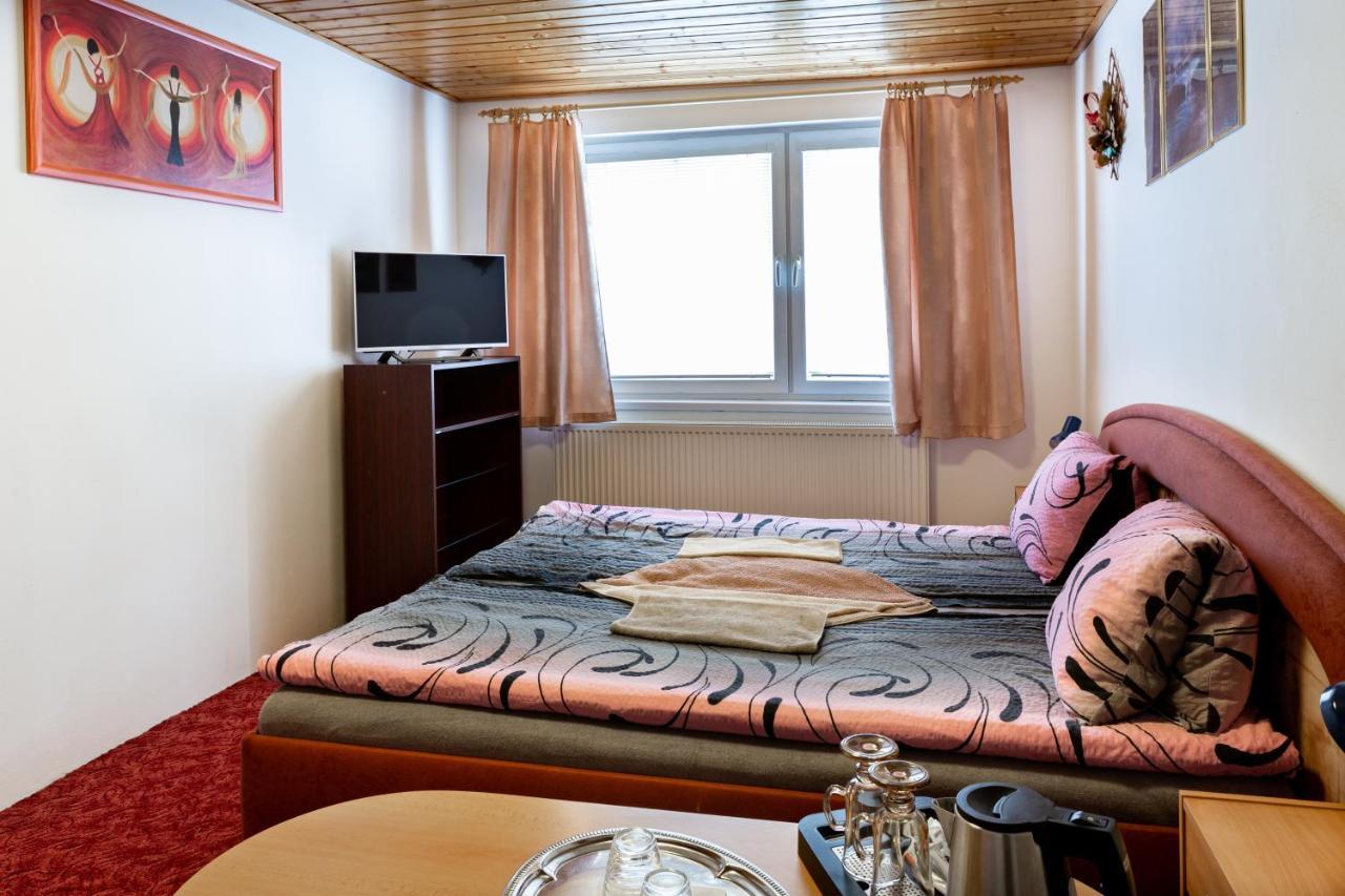 Hotel Penzión Rozália Košice Esterno foto